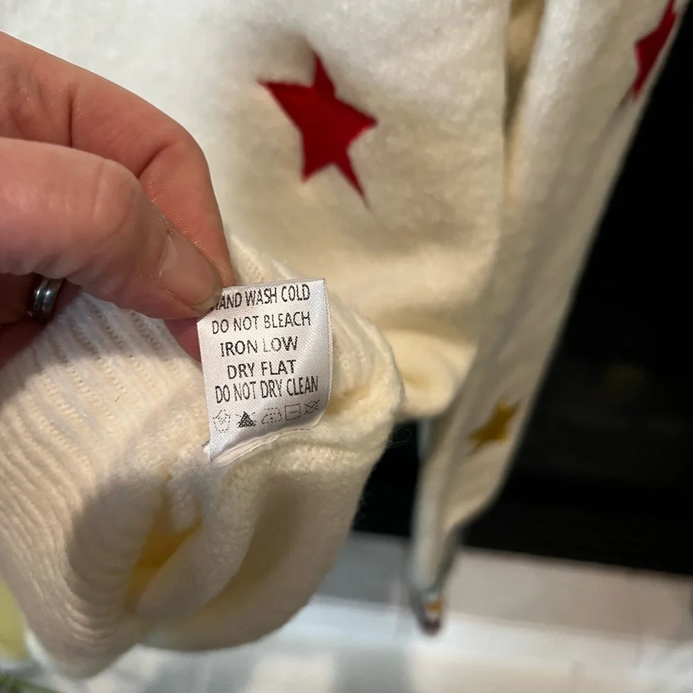 NWOT!!! Cezele Colorful Star Patterned Sweater - Picture 4 of 5